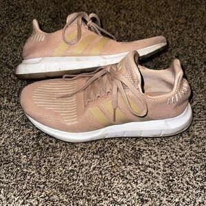 Adidas Women’s Swift Run - 9